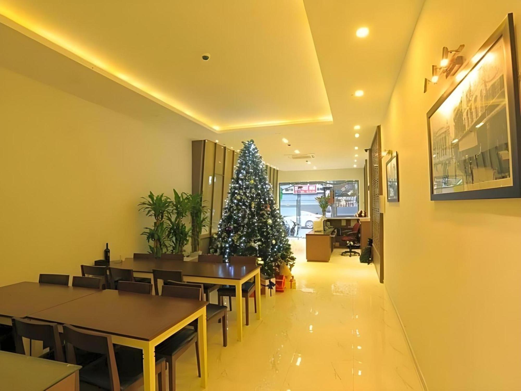 Collection O Le Grand Hanoi Hotel - The Tryst — Photos 1